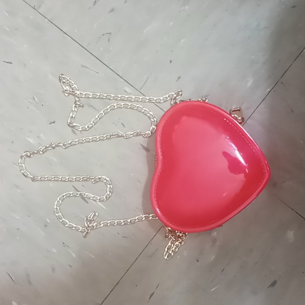 Mini heart-shaped purse